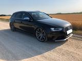 Audi RS4 4.2 FSI S tronic Quattro Avant  - Audi RS4: Privatanbieter