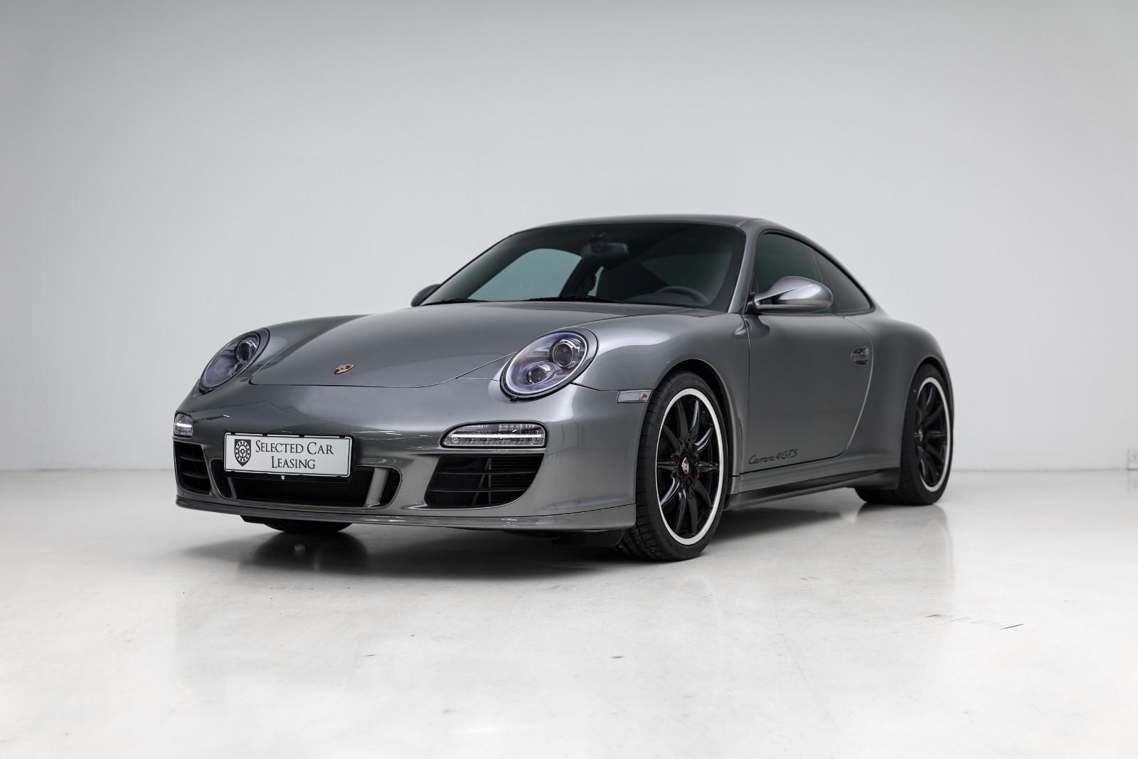 Porsche 911 Carrera 4 GTS Coupe