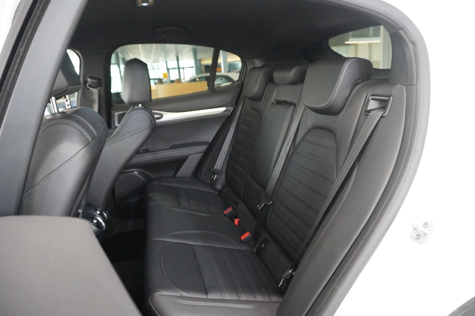 Fahrzeugabbildung Alfa Romeo Stelvio 2.2D VELOCE Q4 NAVI/LED/KAMERA/MATRIX/SH