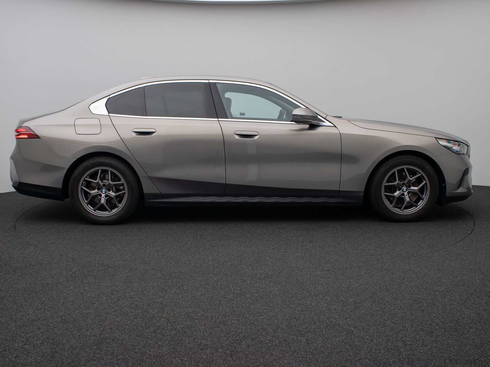 Fahrzeugabbildung BMW 520d Kamera DAB Leder Ad.LED Alarm Sport 18Zoll