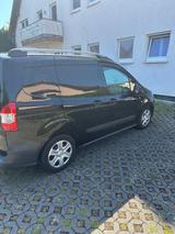 Ford Transit Courier mit Werkstattausbau - Ford Transit mit Benzin-Antrieb: Kombi