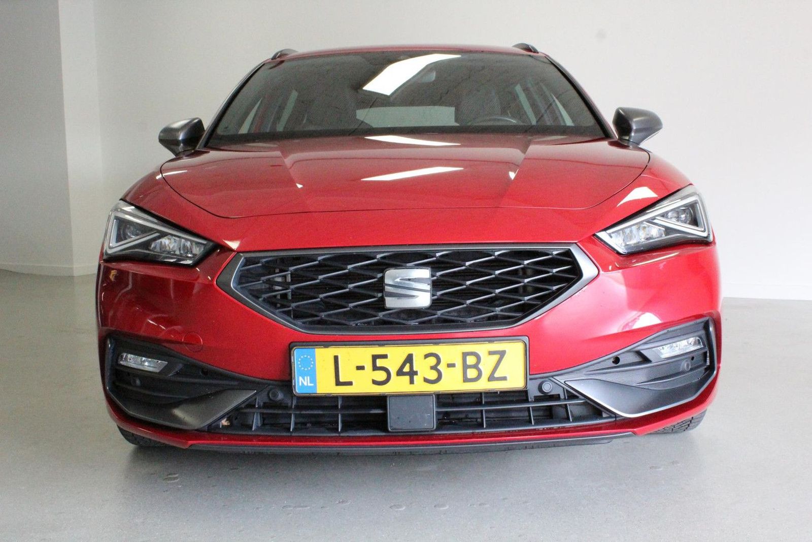 Seat Leon Sportstourer 2.0 TDI FR Launch Edition | NL imagem 3