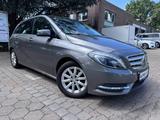 Mercedes-Benz B200 BI-XENON SITZHZG. NAVI PARK-ASSIST ALU PDC - Mercedes-Benz B-Class in Hamburg