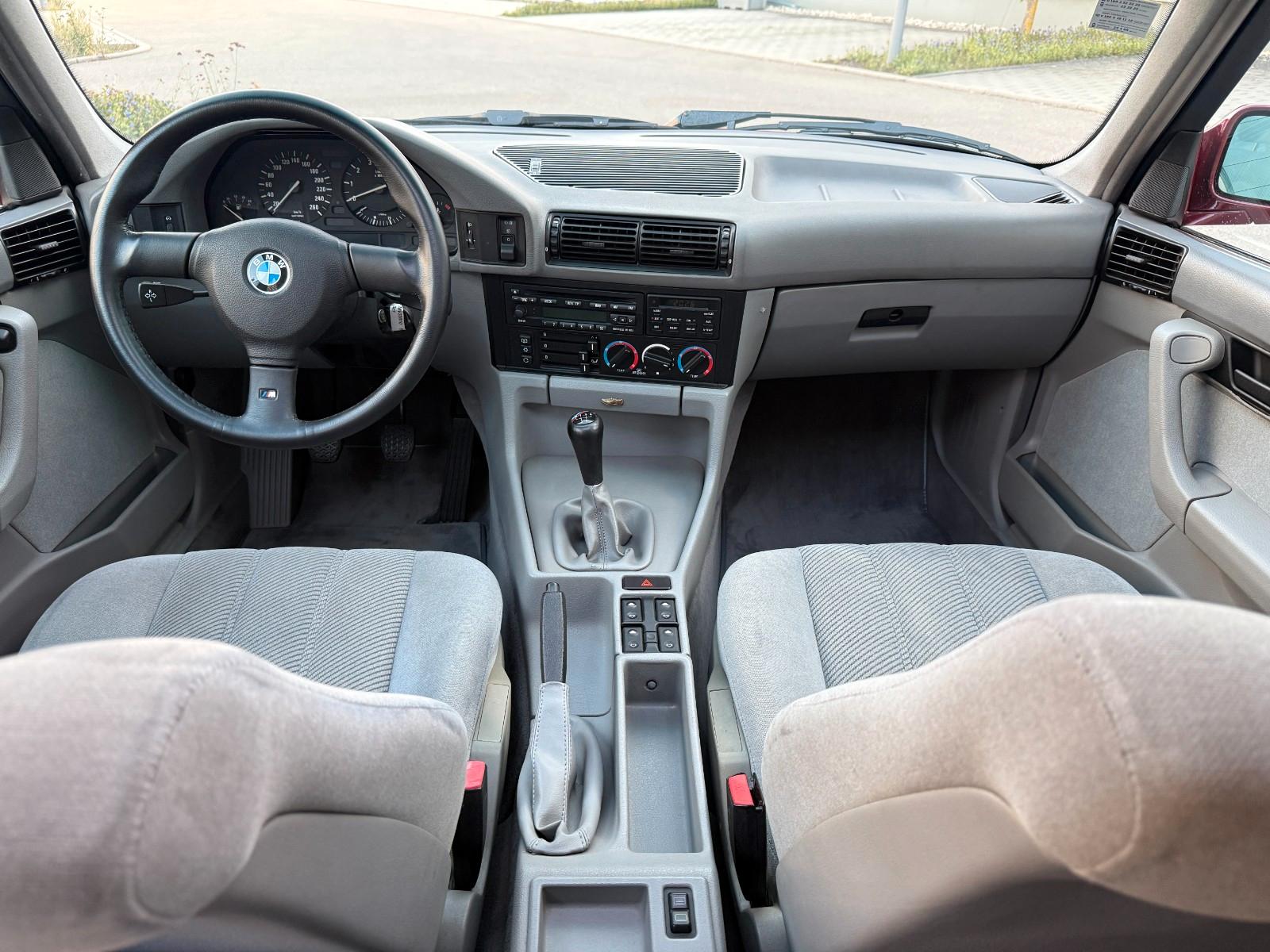 BMW 525I - 192 CV - TOIT OUVRANT -  BVM - VOLANT CUIR