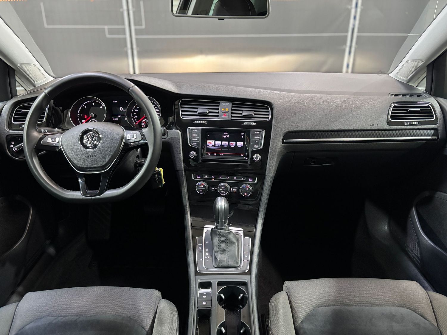 Fahrzeugabbildung Volkswagen Golf Highline BMT#Bi-Xenon#Ambiente#PDC#DAB#Alca