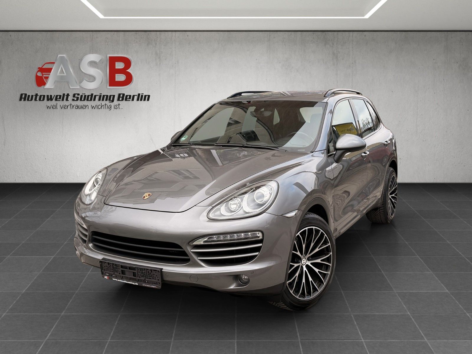 Porsche Cayenne - 1