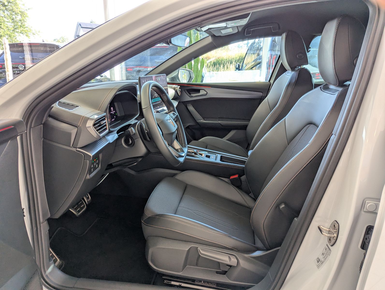 Fahrzeugabbildung CUPRA Leon 1.5 e-Hybrid Matrix Edge-Intelligent-Paket