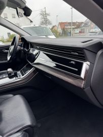 Audi Q8 - 11