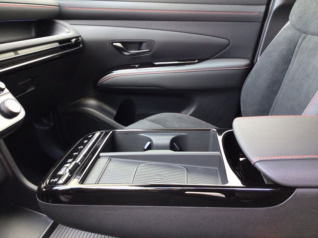 Fahrzeugabbildung Hyundai TUCSON N-LINE KRELL*SHZ*LHZ*NAVI*USB*