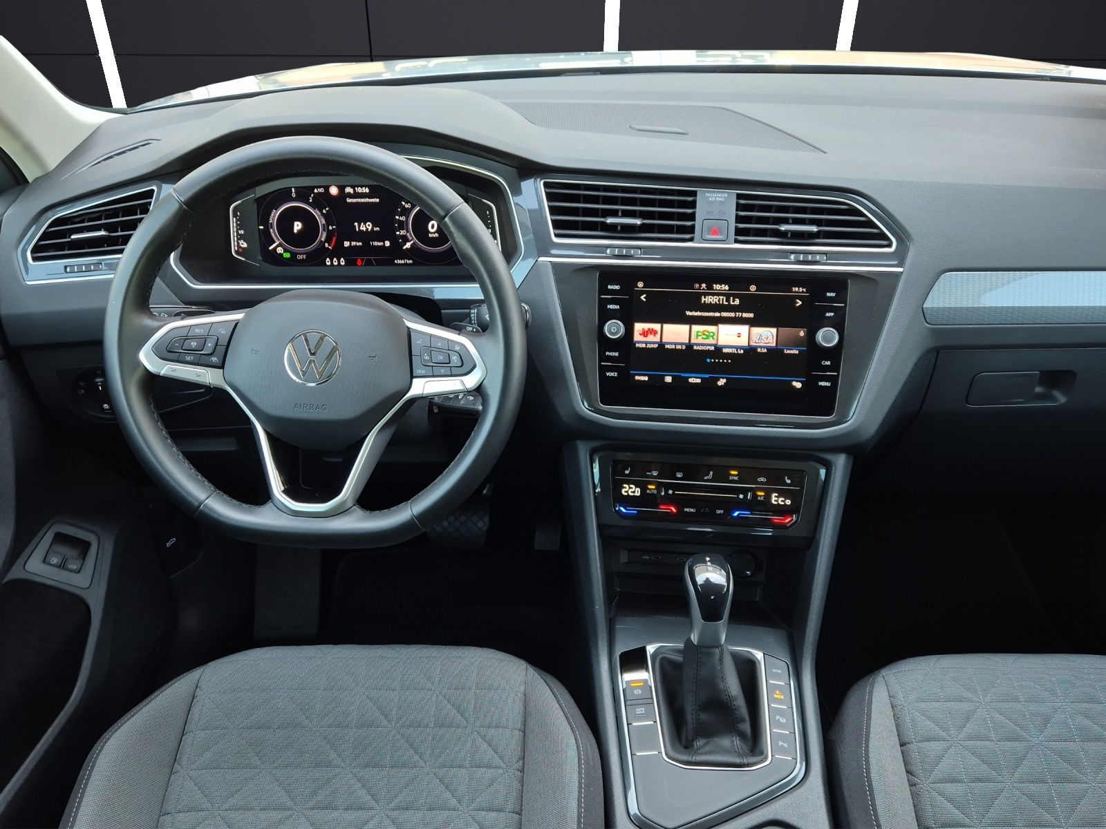 Fahrzeugabbildung Volkswagen Tiguan eHybrid Life DSG Matrix AHK Navi AID ACC