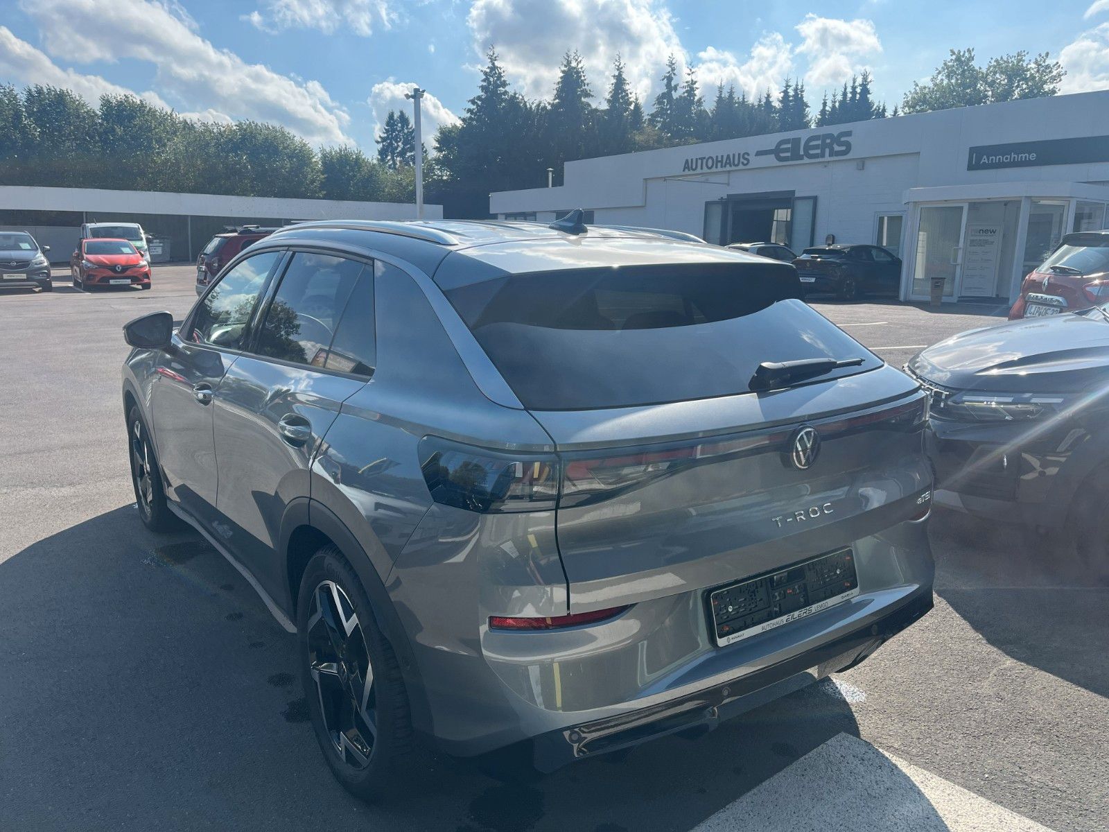 Fahrzeugabbildung Volkswagen T-Roc 1.5 eTSI 110 kW R-Line