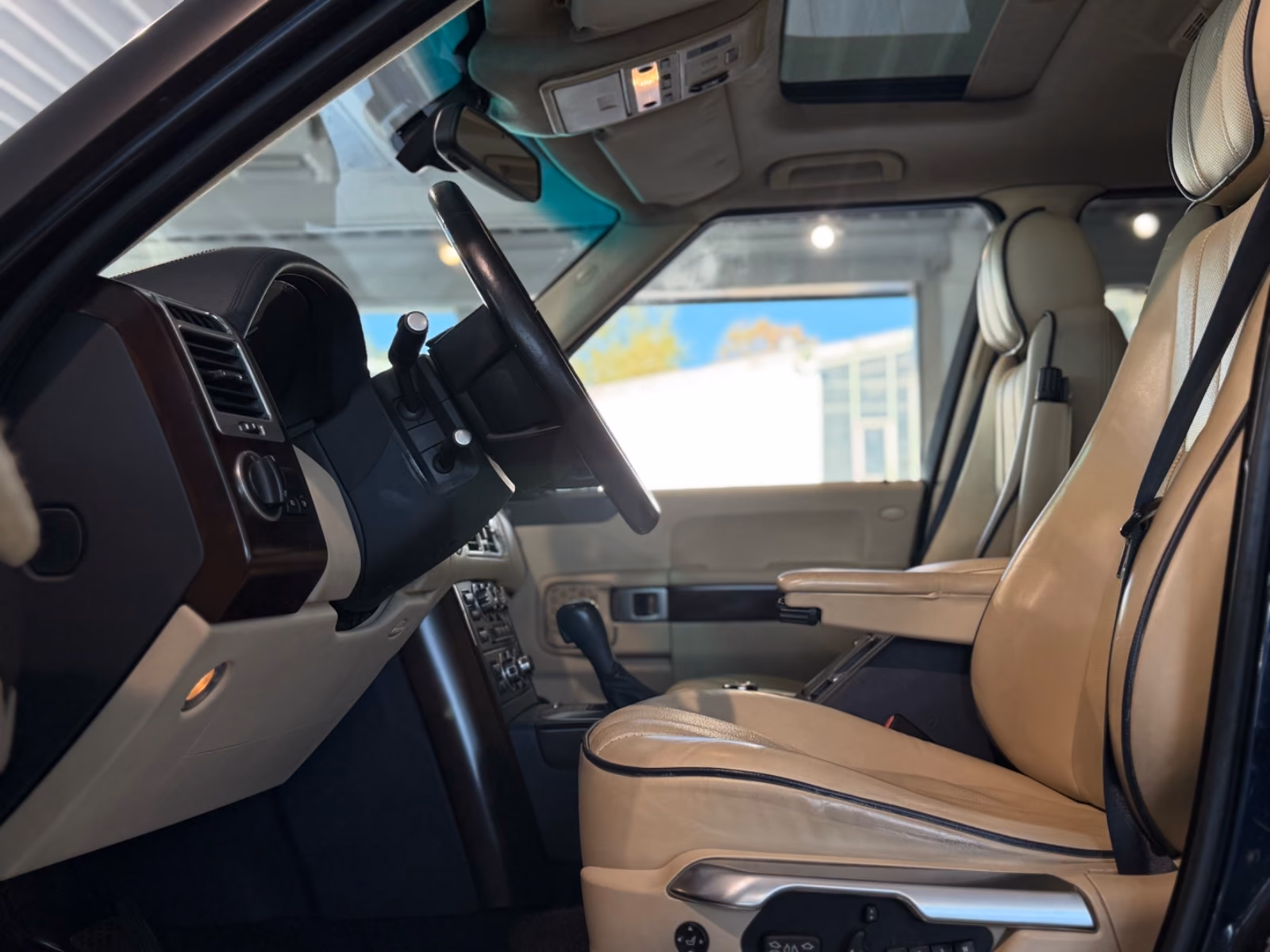 Land Rover Range Rover 3.6 TDV8 Vogue | 272 ch | BVA | GPS | Toit ouvrant | Chauffage stationnaire | Sièges chauffants et ventilés | Attelage