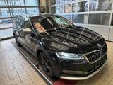 Skoda Superb Combi Scout 4x4 *AHK*360*18Zoll*CarPlay* - Skoda Superb: Scout
