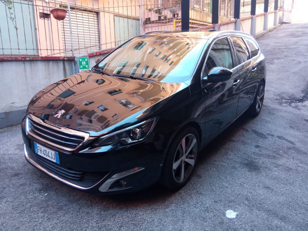 PEUGEOT 308
