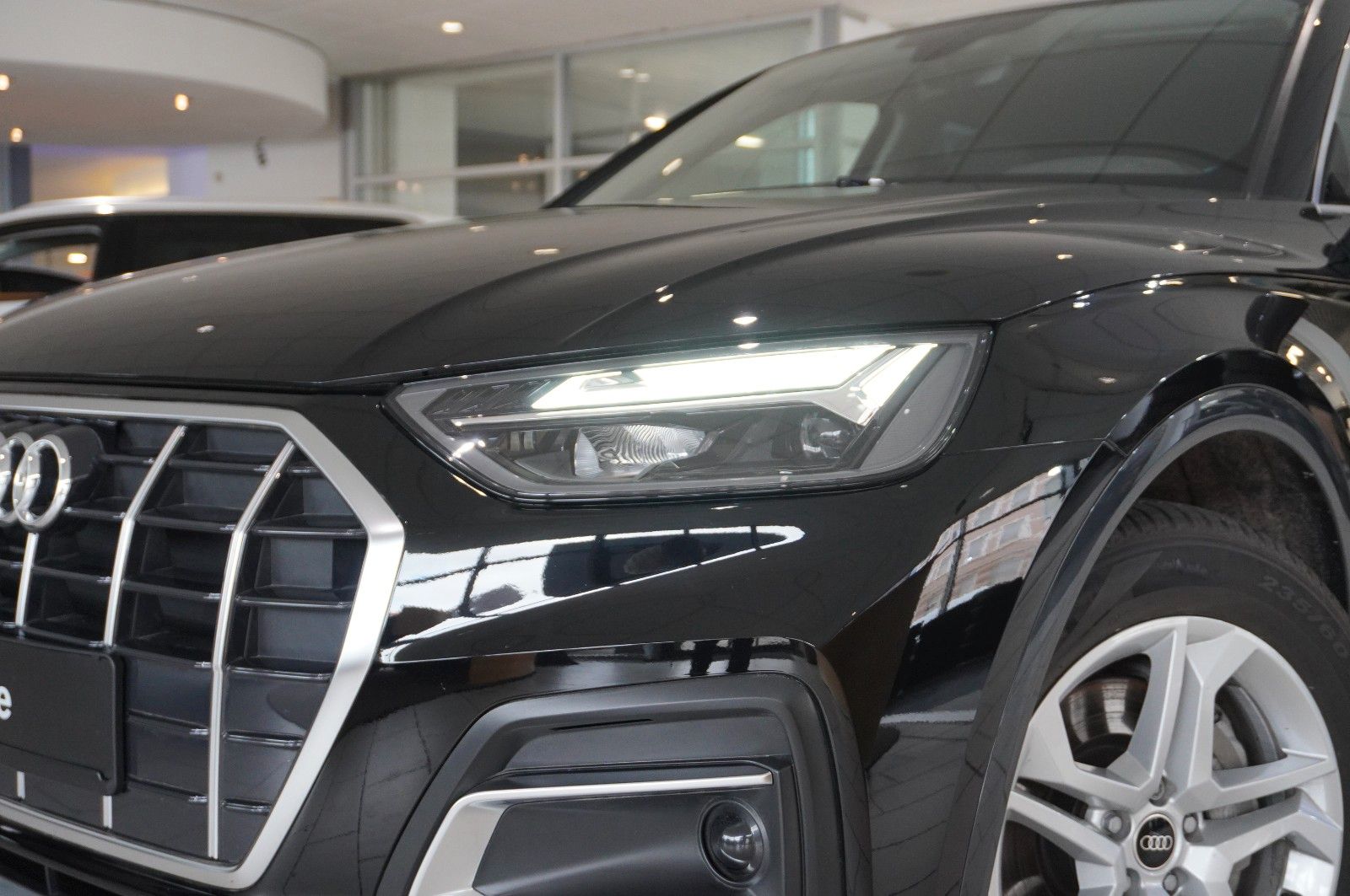 Fahrzeugabbildung Audi Q5 35 TDI ADVANCED NAVI/LED/KAMERA/VIRT/LEDER/SH