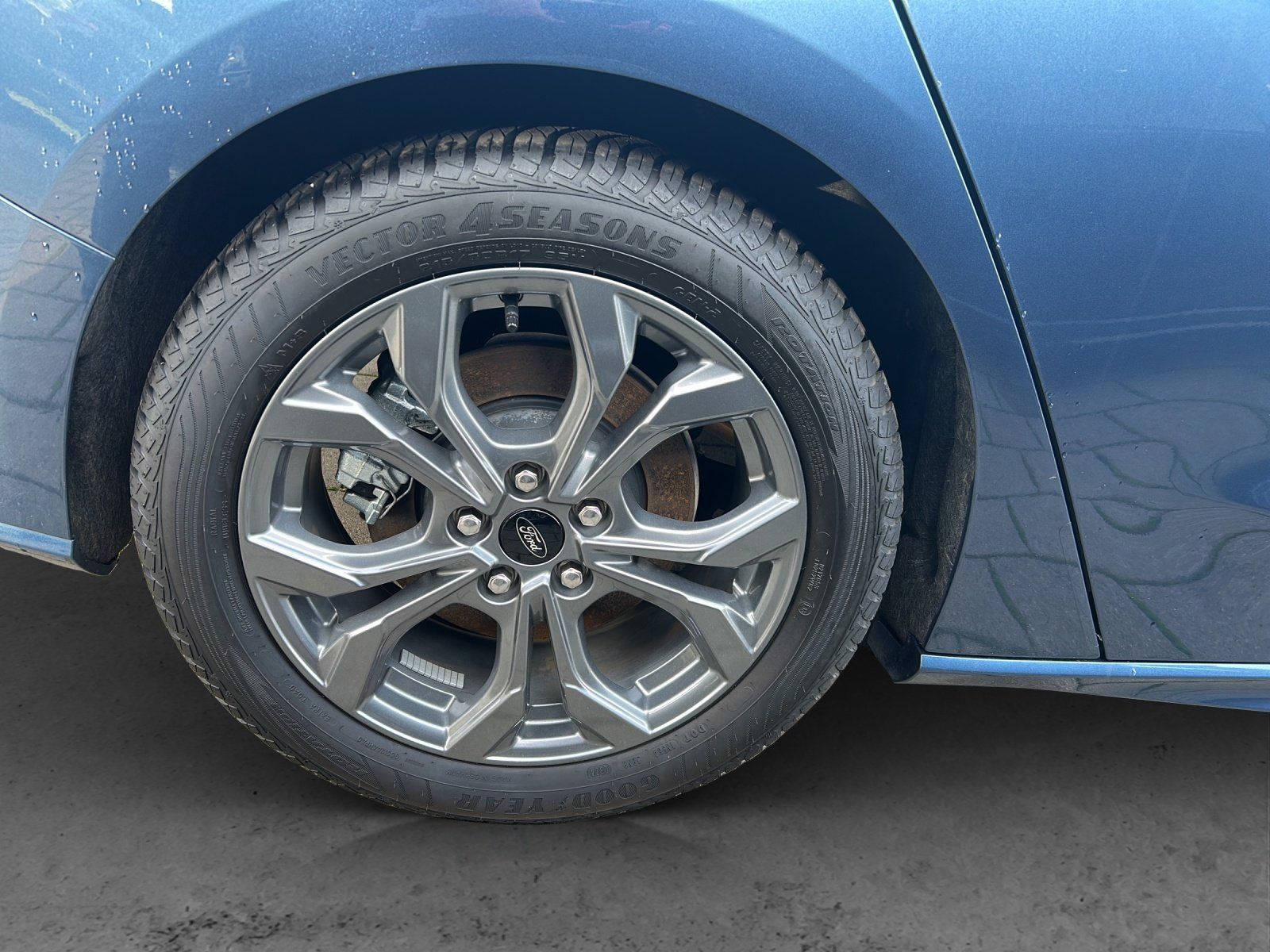 Fahrzeugabbildung Ford Focus 1.0 ST-Line X Aut./LED/ACC/AHK/KAMERA/NAVI