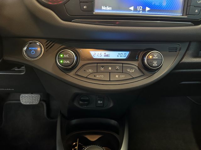 Toyota Yaris Club Hybrid *PANO*