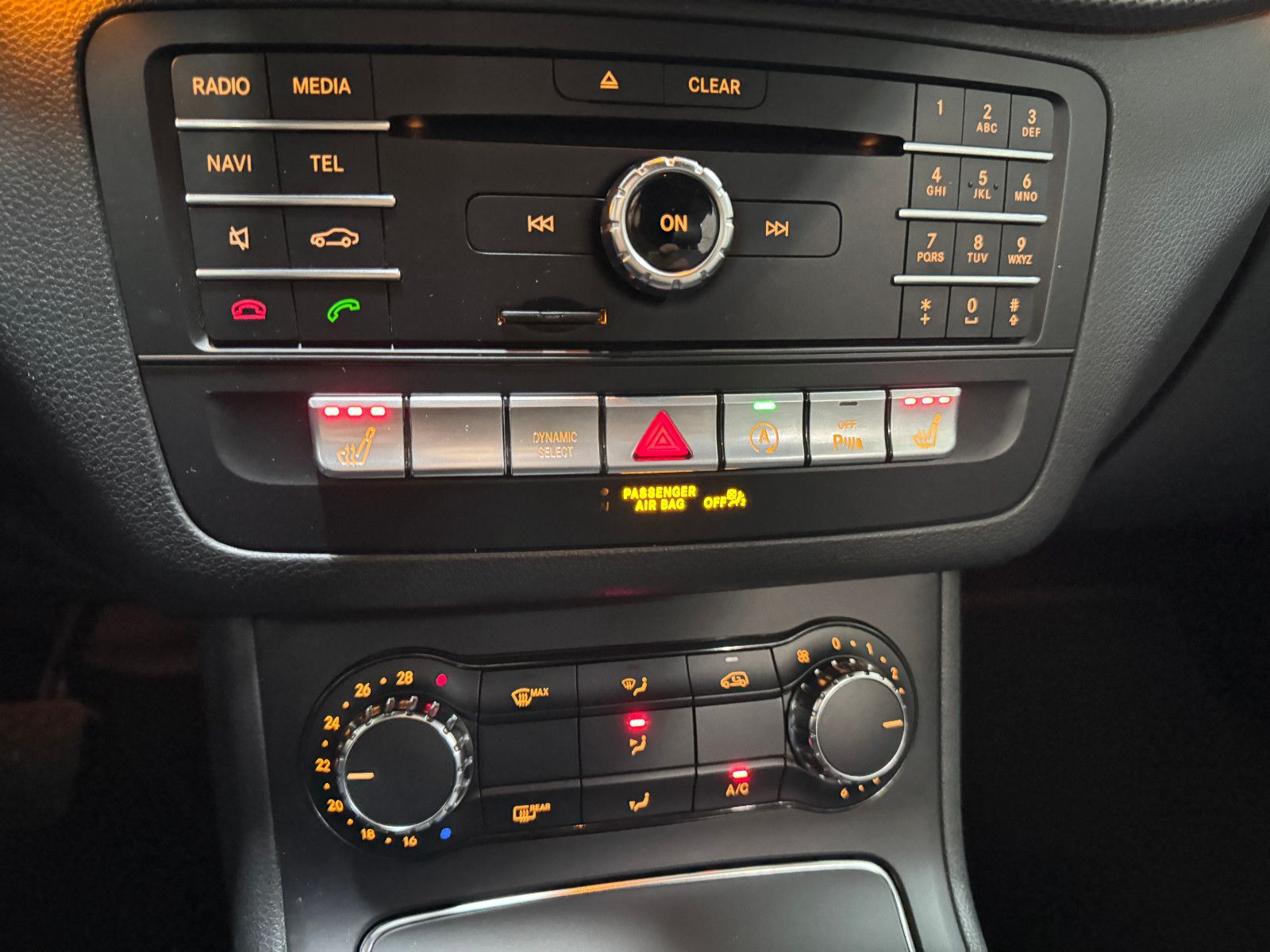 Fahrzeugabbildung Mercedes-Benz B 180 7G-DCT URBAN SPORTPAKET NAVI LED KAMERA 2H