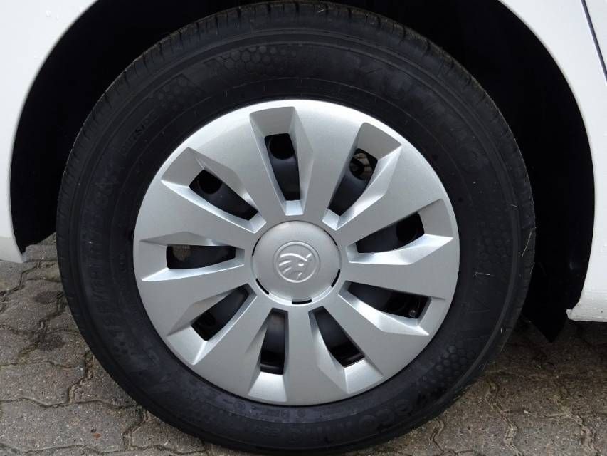 Fahrzeugabbildung SKODA Fabia 1.0 MPI Selection Klima Tempomat