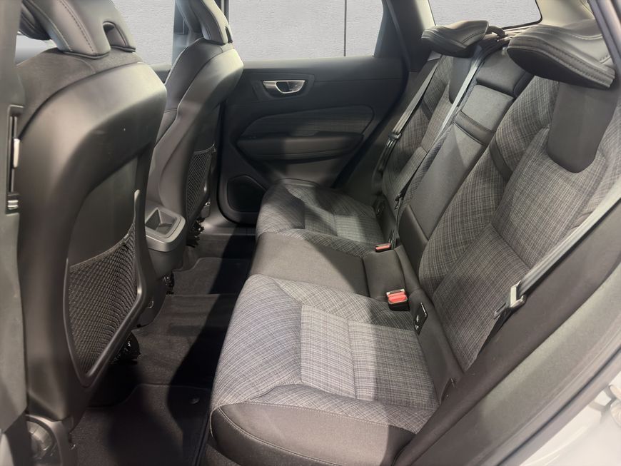 Volvo XC60 B4 Core Aut Google-Maps LED Kamera PDCv+h foto 16