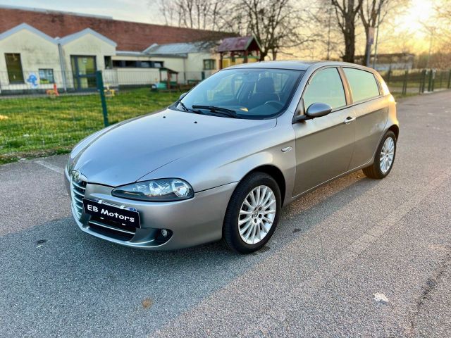 Alfa Romeo 147 2.0 TS Distinctive GPL 5p