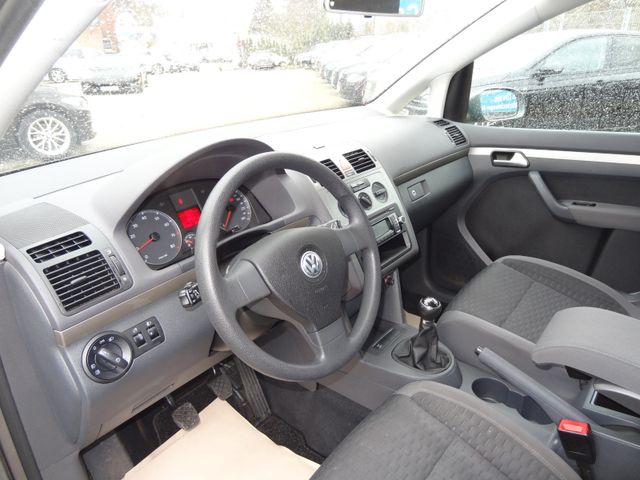 Fahrzeugabbildung Volkswagen Touran Trendline/Klima/AHK/91.600km/PDC/1.Hand/