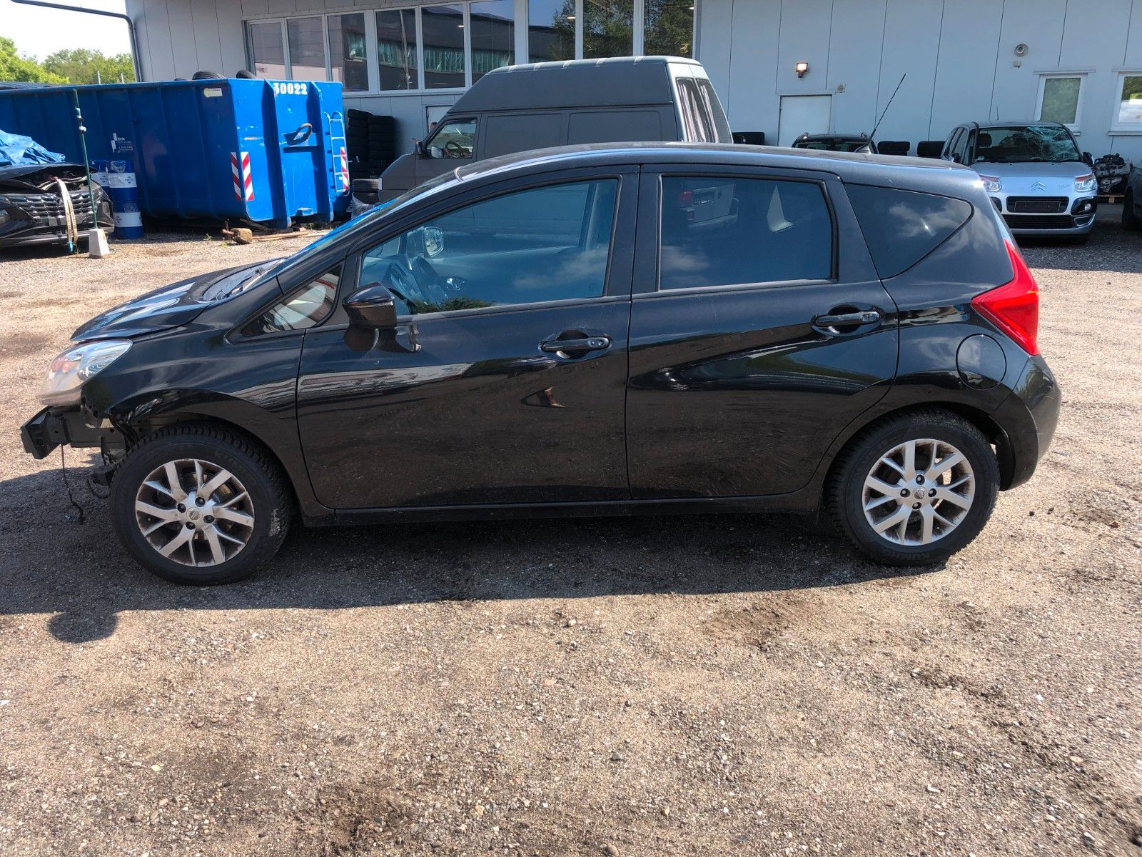Fahrzeugabbildung Nissan Note Acenta Plus Frontschaden