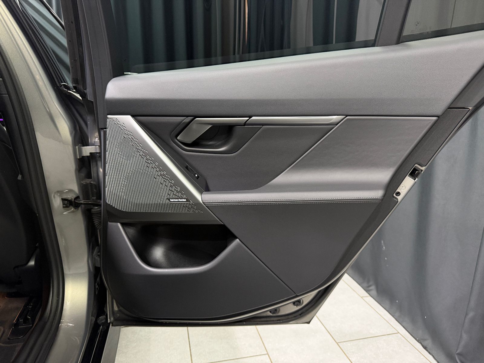 Fahrzeugabbildung BMW 520i M SPORT|H&K|360°|INDIVIDUAL|GESTIK|SHADOW