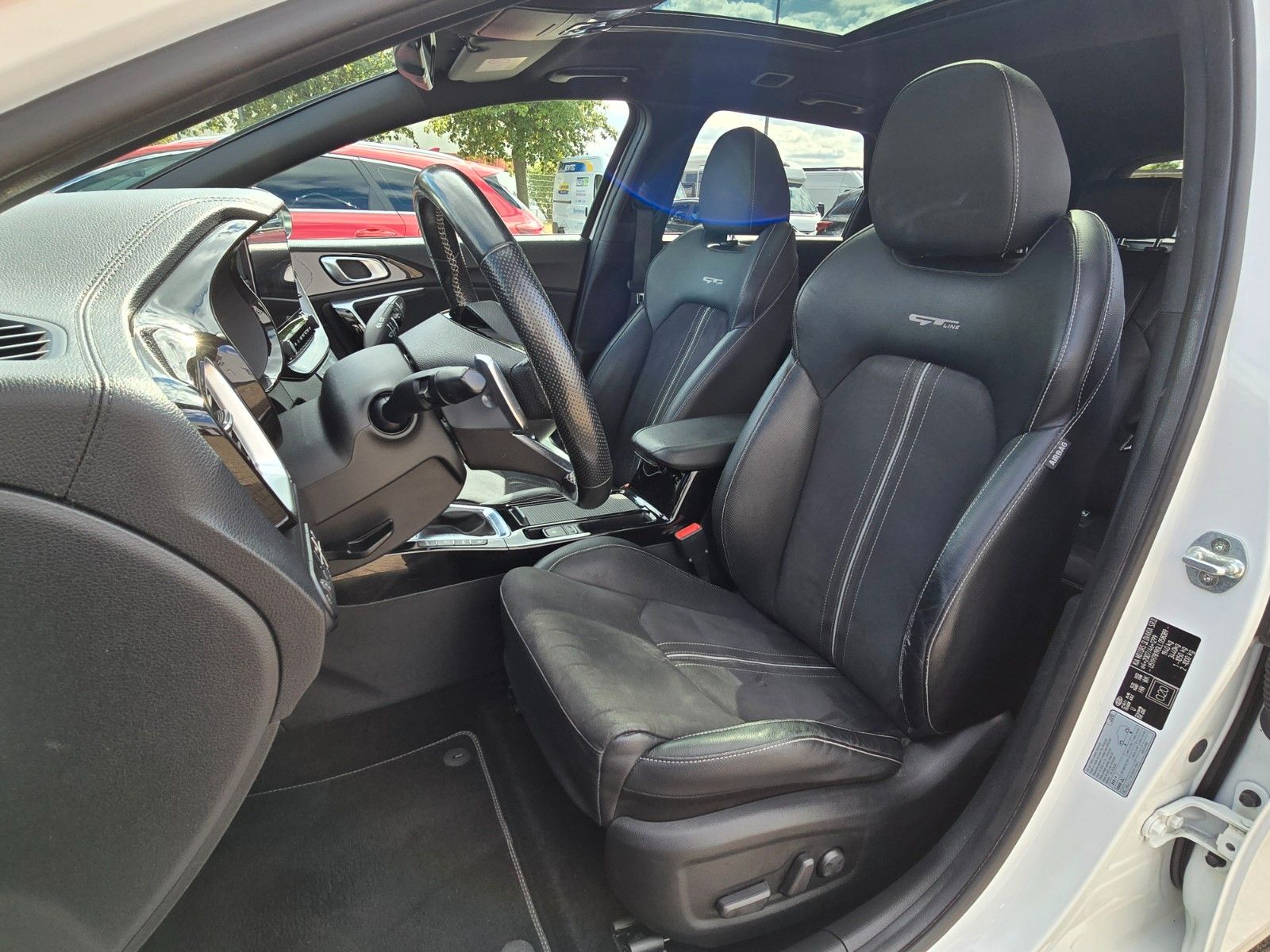 Fahrzeugabbildung Kia Ceed SW 1.6 CRDi DCT GT Line AHK Standheizung