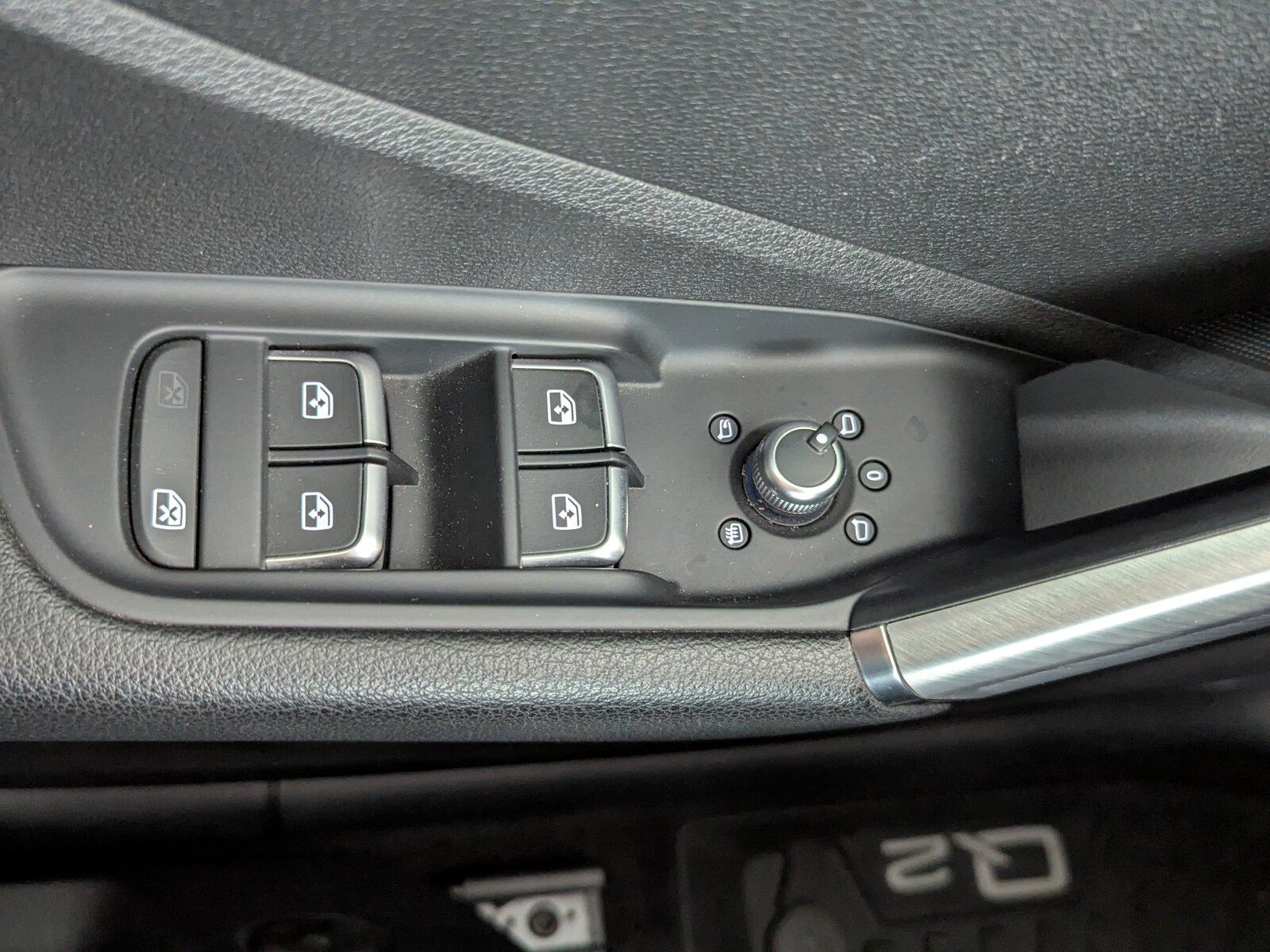 Audi Q2 1.4 TFSI sport LED+PDC+RADIO+Klima/MF-Lenkrad