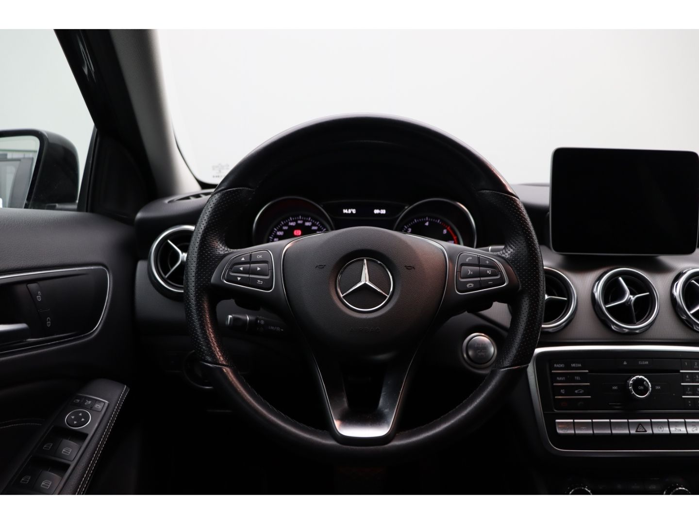 Fahrzeugabbildung Mercedes-Benz GLA 220 CDI d 4Matic Navi LED El. Heckklappe AHK