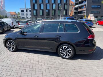 Volkswagen Golf - 6