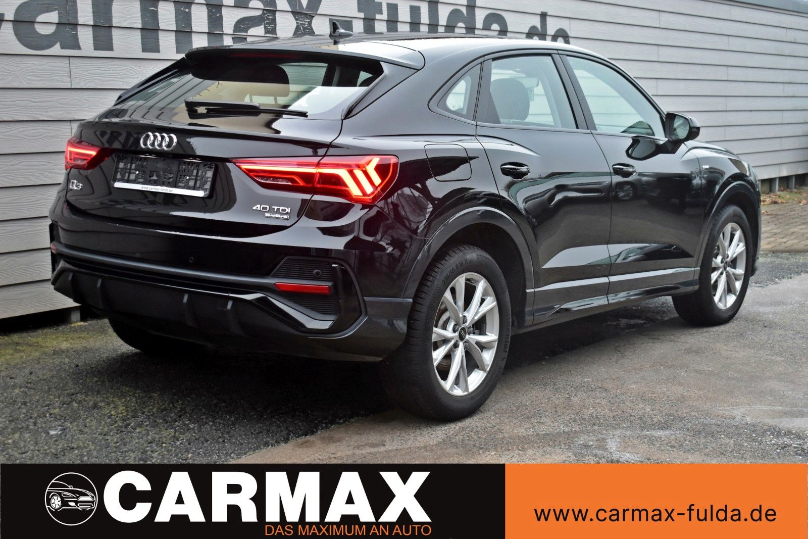 Fahrzeugabbildung Audi Q3 Sportback 40 TDI qu S line,Navi,Panor,Black P