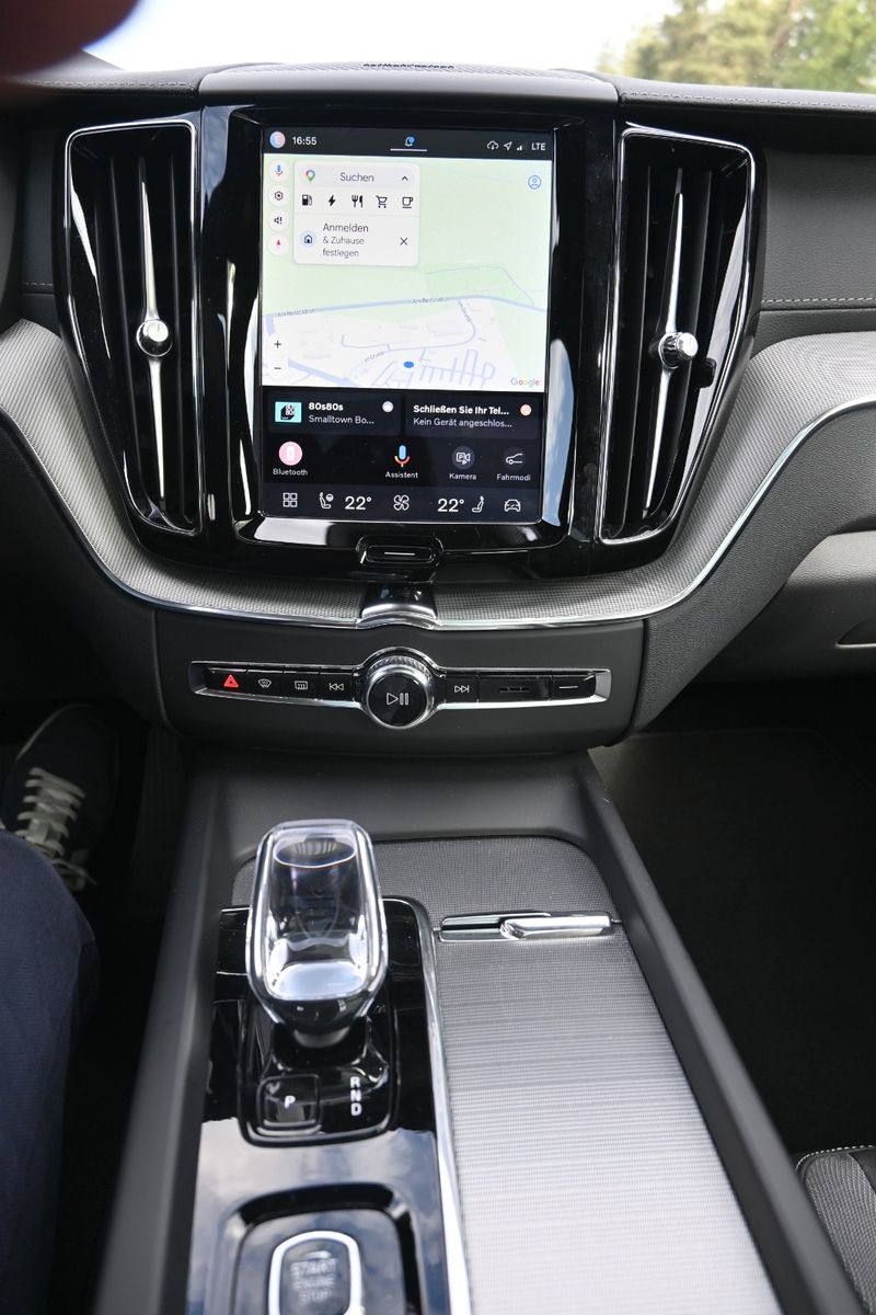Fahrzeugabbildung Volvo XC60 T8 Ultimate Black Edit.*360°*AHK*HUD*PANO*