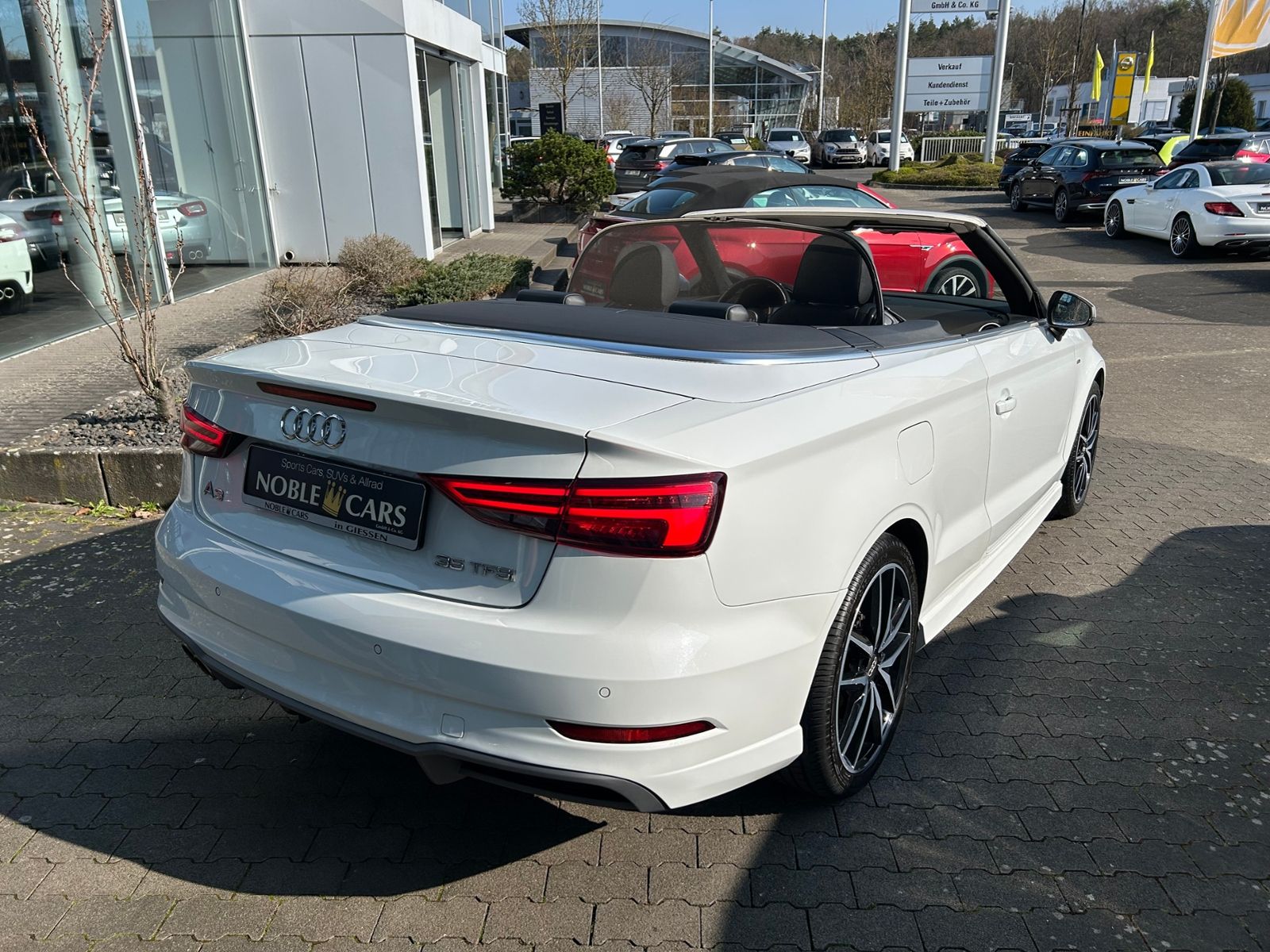 Fahrzeugabbildung Audi A3 Cabriolet 35 TFSI S line sport Nackenhz AHK L