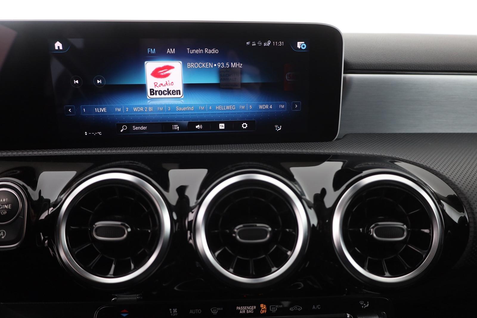 Mercedes-Benz A200 AMG Line LED Navi Sitzheizung Widescreen
