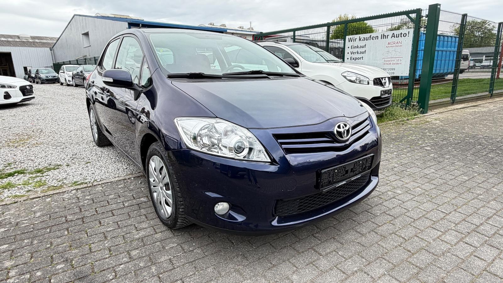 Toyota Auris Life+