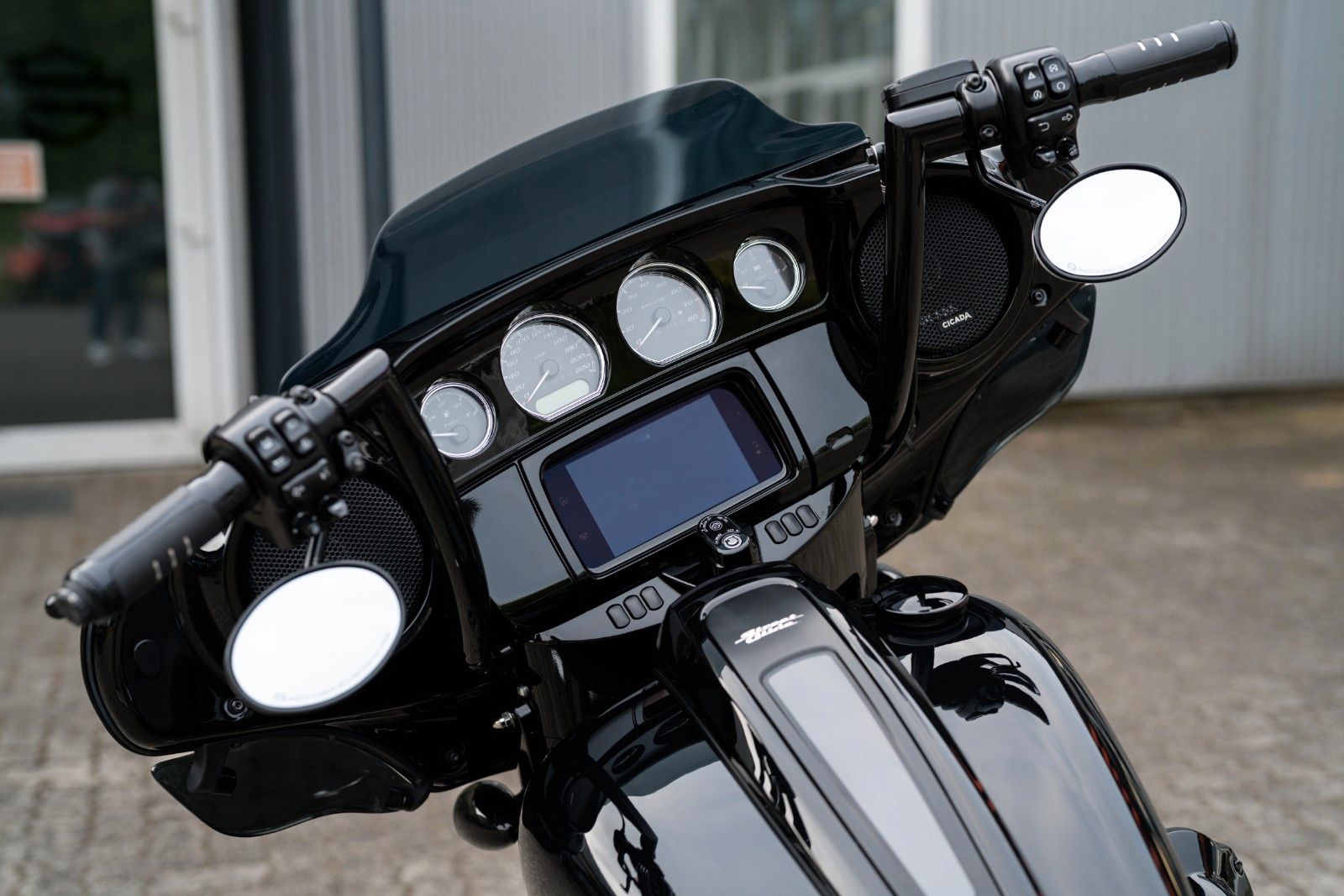 Fahrzeugabbildung Harley-Davidson FLHXST STREET GLIDE ST 117 -Kesstech-