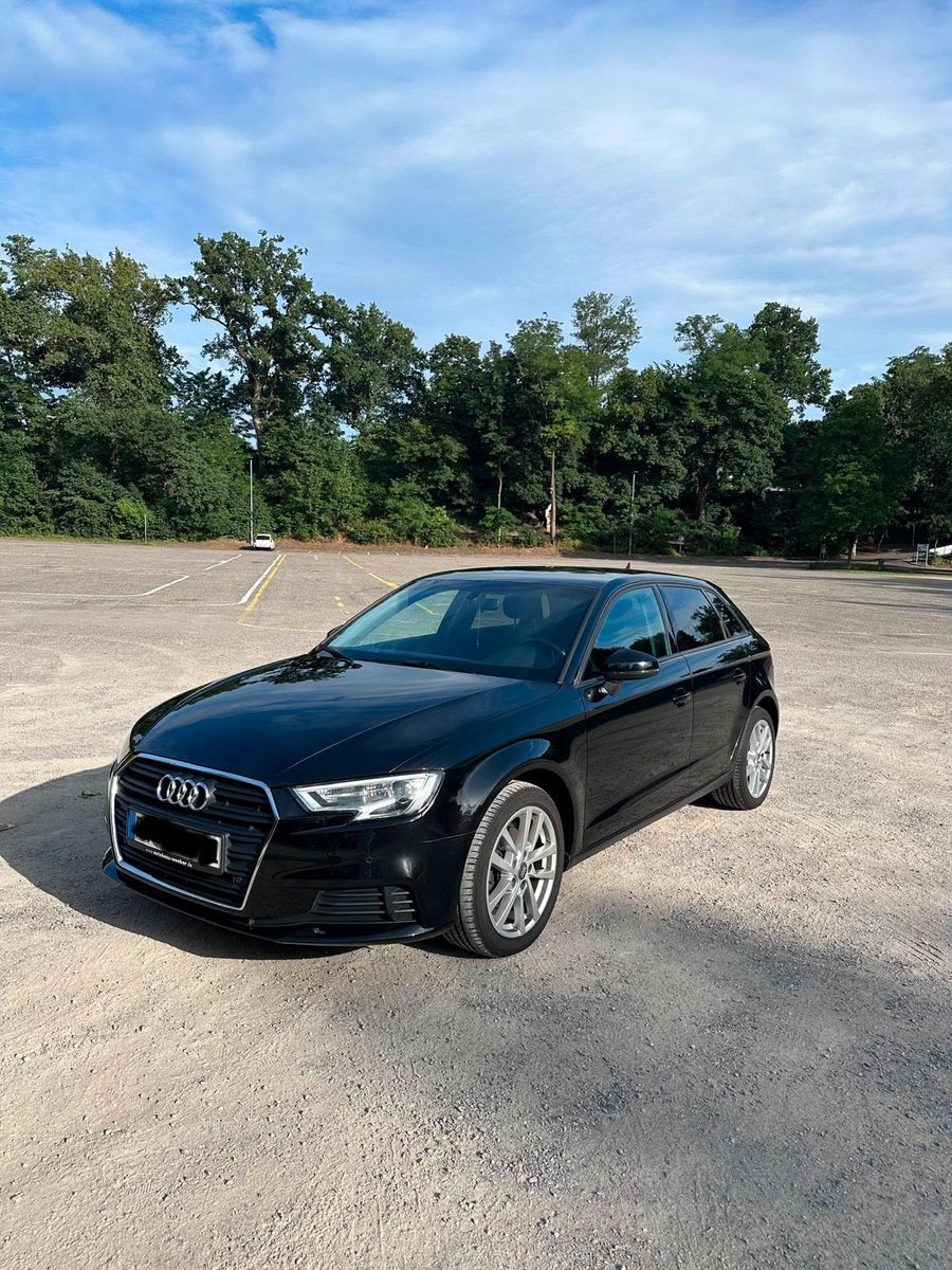 AUDI Audi A3 Sportback 1.6 TDI S tronic