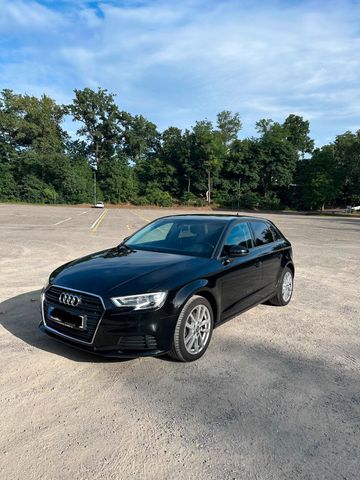 AUDI Audi A3 Sportback 1.6 TDI S tronic