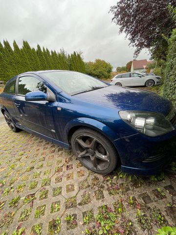 Opel Astra GTC