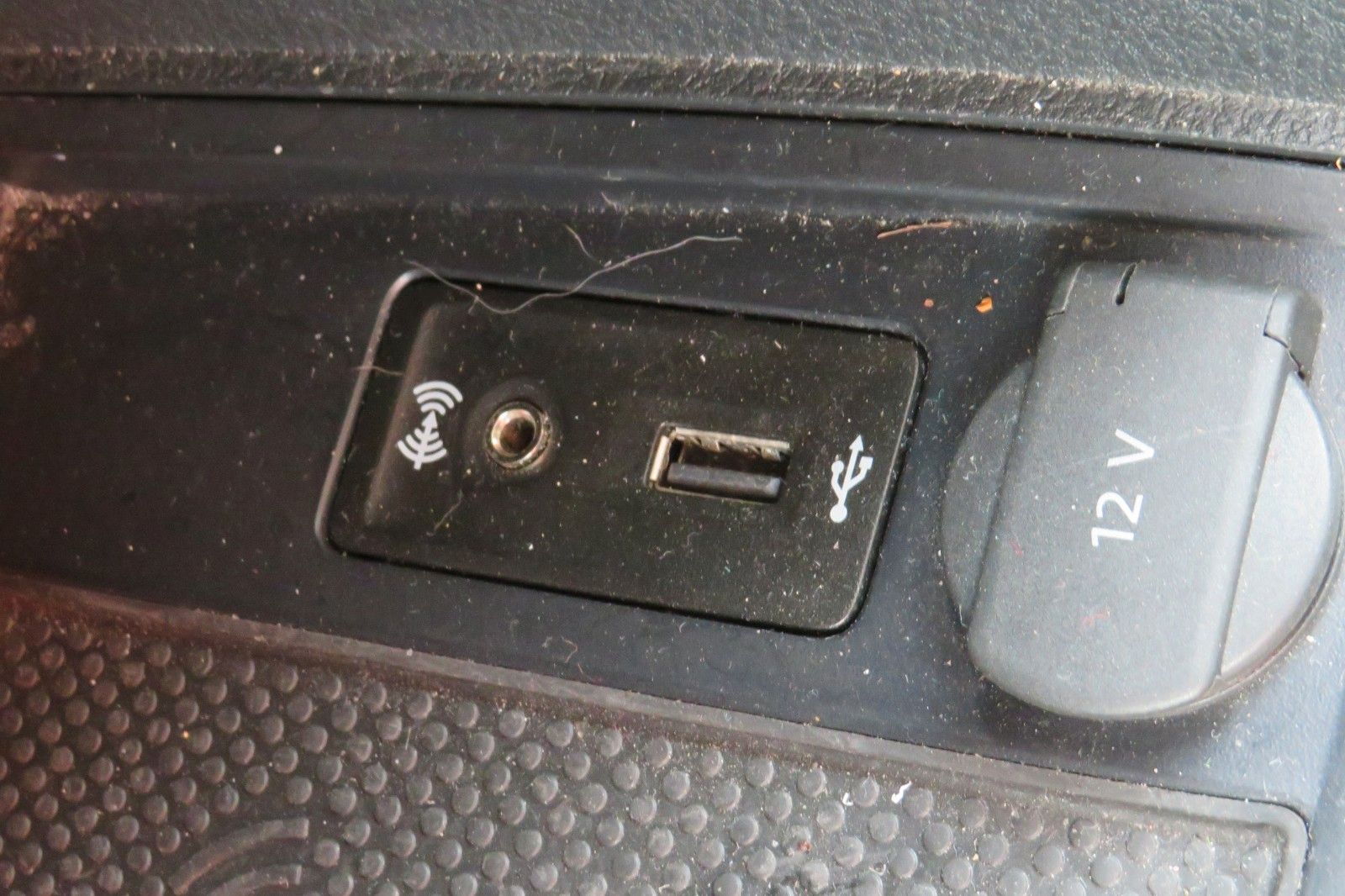 Fahrzeugabbildung Volkswagen Caddy MAXI 2.0-TDI COMFORT AHK NAVI STANDH. 1HD