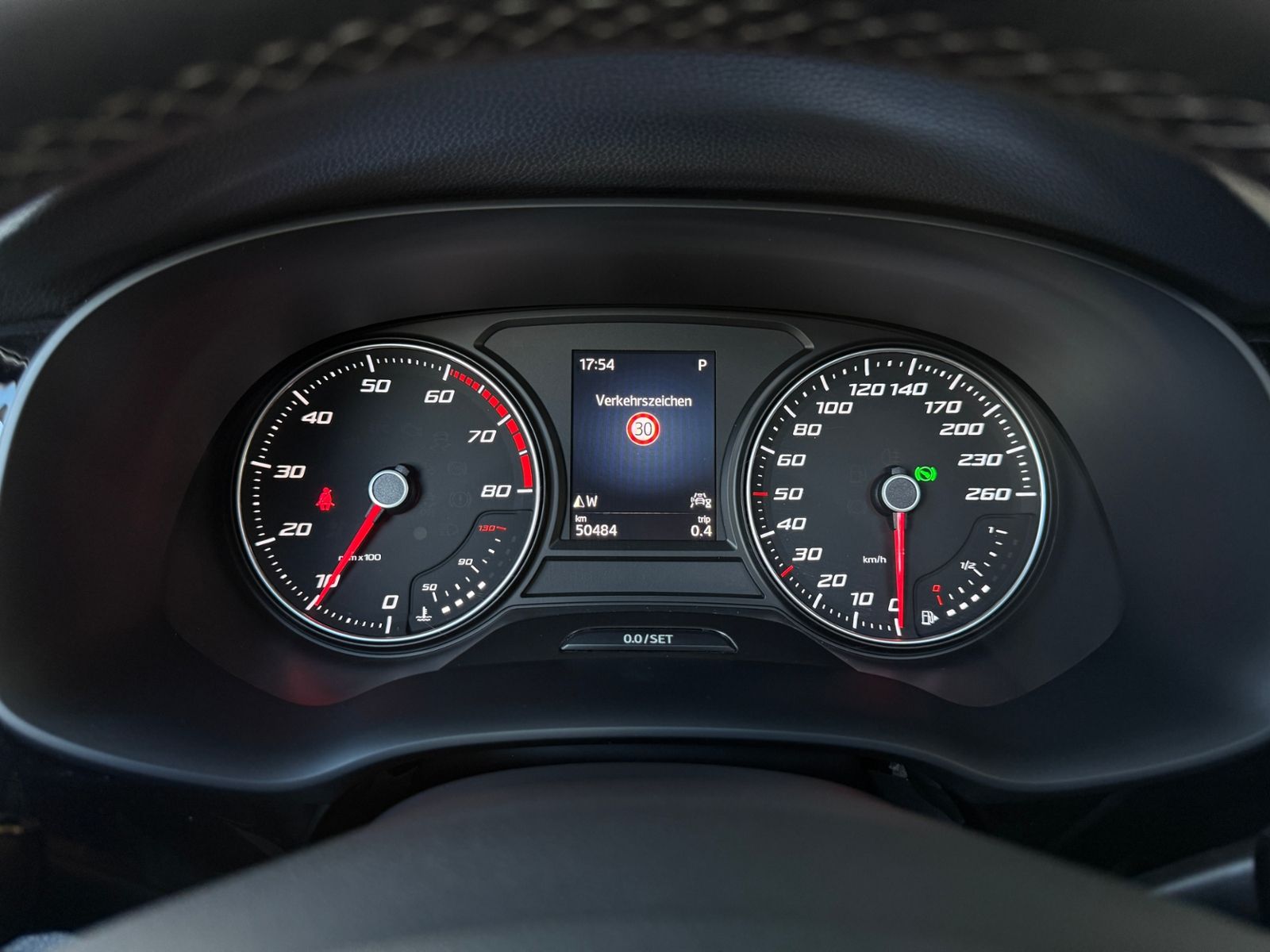 Fahrzeugabbildung SEAT Ateca Xcellence PANO BEATS ACC LED