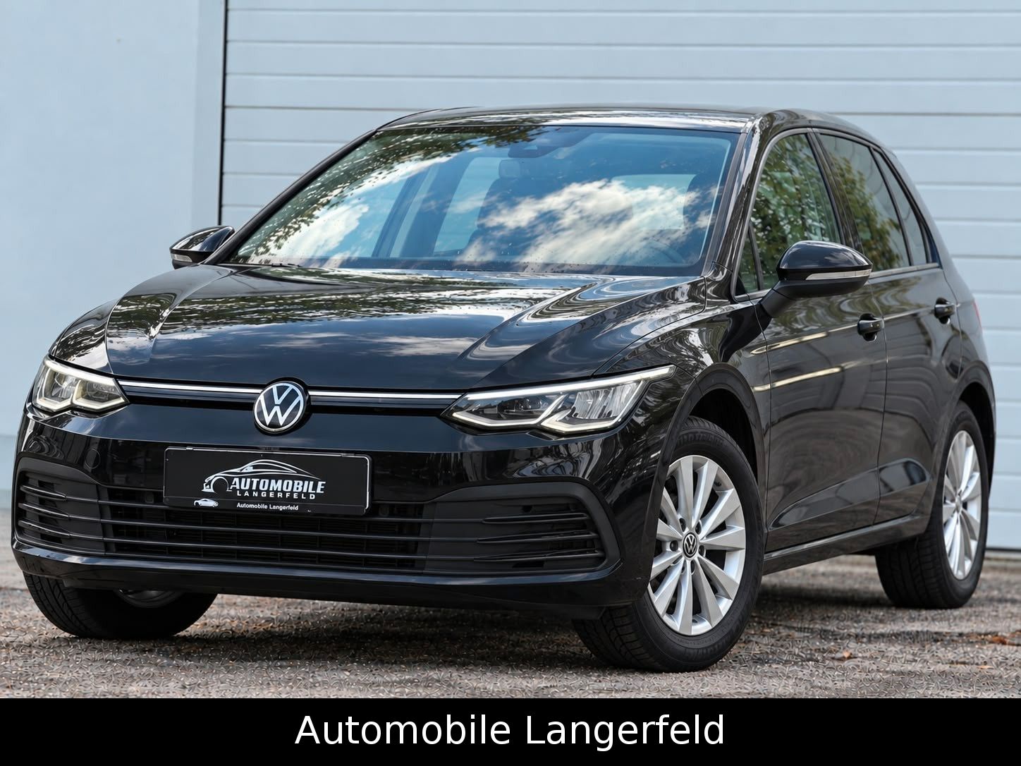 Volkswagen Golf VIII Lim. Life DSG 1.HAND NAVI ACC MASSAGE