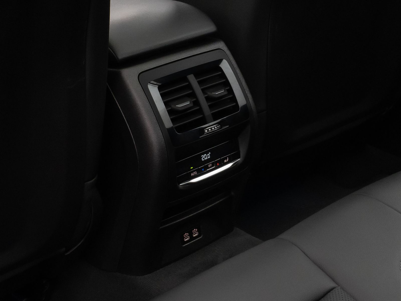 Fahrzeugabbildung BMW X3 xD30e Panorama Kamera DAB HiFi Lenkrhz Sport