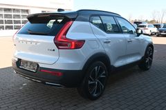 Fahrzeugabbildung Volvo XC40 T5 AWD Autom. R-Design INTRO*360°*PANO*ACC*