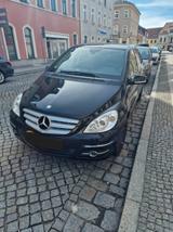 Mercedes-Benz B 150 - - schwarze Mercedes-Benz B 150