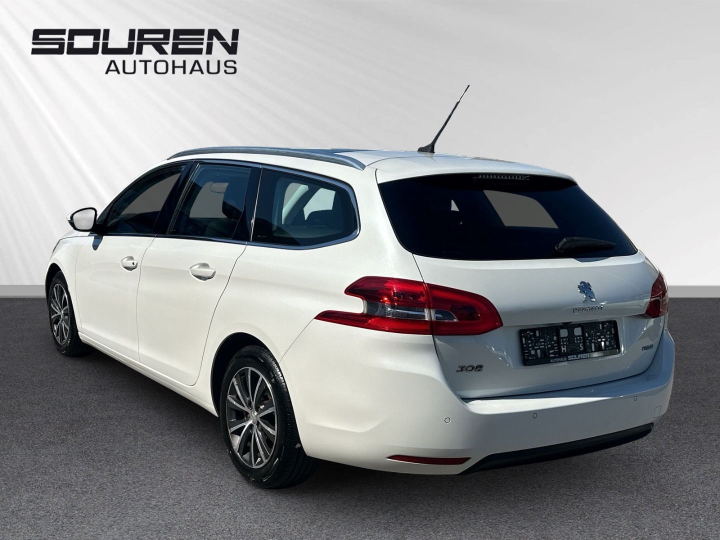 Fahrzeugabbildung Peugeot 308 Allure e-THP PureTech 130 SW 1.2
