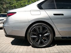 BMW 740 – 13 / 35