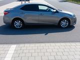 Toyota Corolla 1,6-l-Valvematic Multidrive S Execut... - Toyota Corolla mit Benzin-Antrieb: Limousine, Automatik, 1.6
